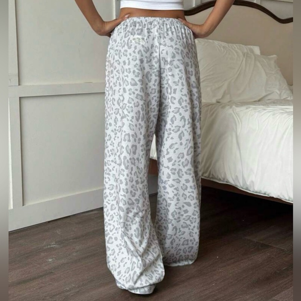 Leopard Print Lounge Pants - Picture 3 of 4